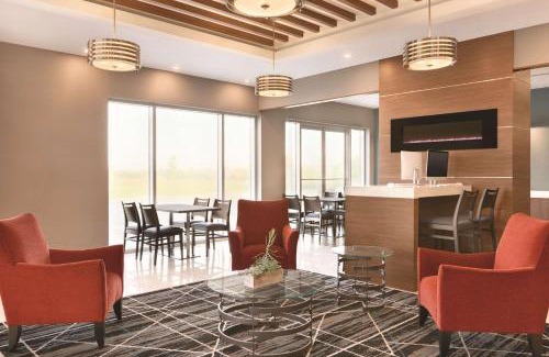 Brampton Hotel | Park Inn by Radisson Brampton, ON