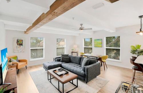 Downtown Historic District Apartment | Park It At the Butterfield Garage, Historic Pre-Prohibition Style Apt in the Heart of Downtown