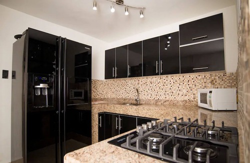 El Poblado Villa | Park Lleras 11br Pool Jacuzzi