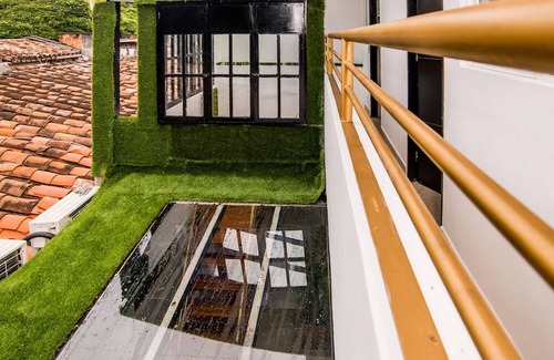 El Poblado Villa | Park Lleras 11br Pool Jacuzzi