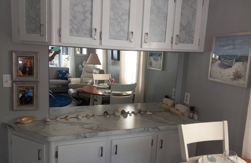 Bradenton House | Park Model with Spacious Lanai in 55+ Gated Community 20 Minutes From Beaches