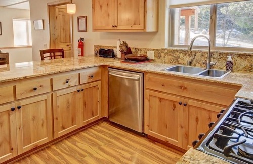 Yosemite West Apartment | Park Reservation Included - Inside the Park Gates