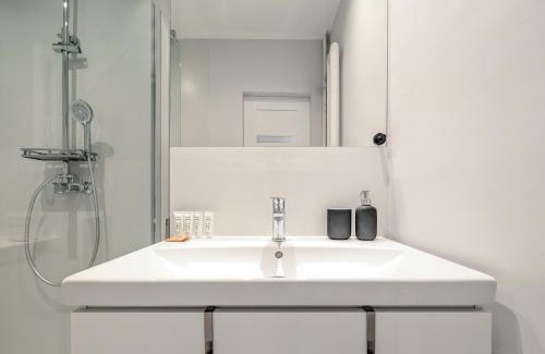 Krzyki Apartment | Park Skowroni Pleasant Apartment by BookingHost