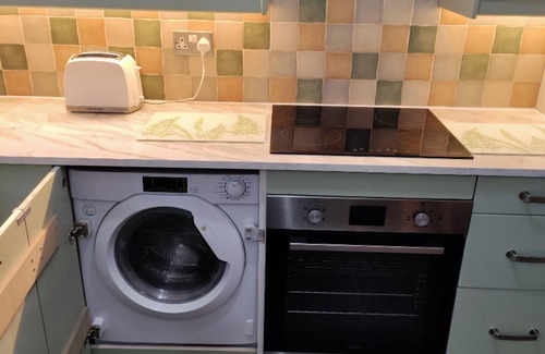 Bloxwich House | Parkdale-2 Bedroom House in Sheldon Birmingham