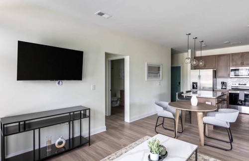 Wilmington Apartment | ParkerLeland 2BD 8 - Two Bedroom Apartment, Sleeps 4