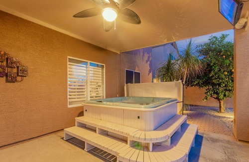 Peoria House | Parkside Peoria 4 bdrm w hot tub