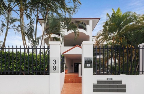 South Brisbane Apartment | Parkside Southbank 2bed Villa