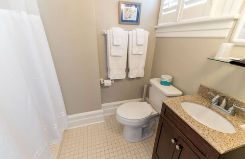 Edenton Bed & Breakfast | Parlay Room - Captain's Quarters Inn, Downtown Historic Edenton