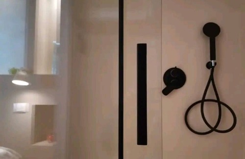 Parma City Centre Apartment | Parma Express: Apartment Front of Train Station & Parking