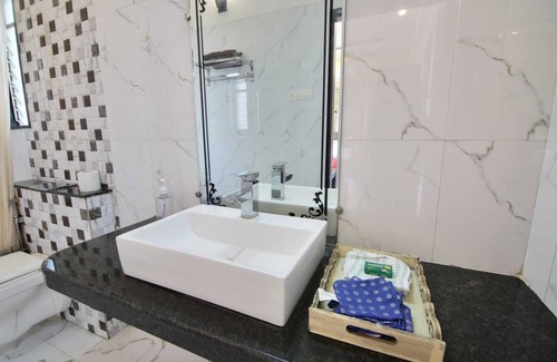 Tungarli Hotel | Parmar mount view
