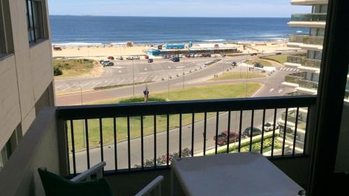 Punta del Este Apartment | Parquemar Center PRIMERA LINEA FRENTE AL MAR Piso 8 LOS DEDOS Garage y amenities