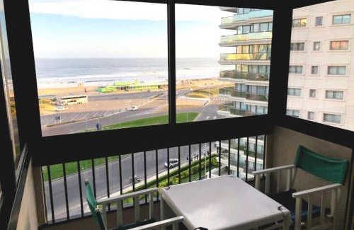 Punta del Este Apartment | Parquemar Center PRIMERA LINEA FRENTE AL MAR Piso 8 LOS DEDOS Garage y amenities