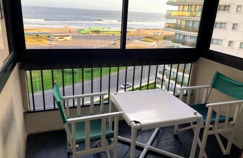 Punta del Este Apartment | Parquemar Center PRIMERA LINEA FRENTE AL MAR Piso 8 LOS DEDOS Garage y amenities
