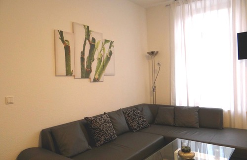 Altlindenau Apartment | Parthesuite - in a listed Wilhelminian style building near the city center