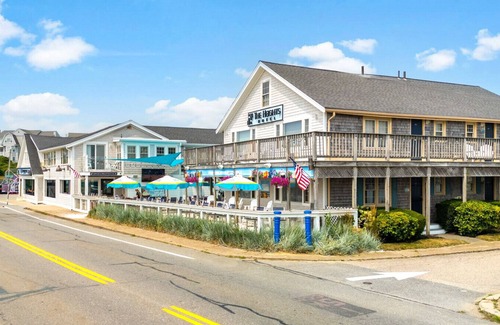 Falmouth Heights Condo | Partial Ocean View Studio | 2 Doubles + Kitchenette (107)