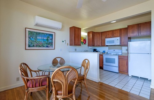 Poipu Apartment | Partial Ocean View