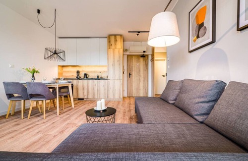 Krzyki Apartment | Partynice Apt - Parking & Balcony - by Rentujemy