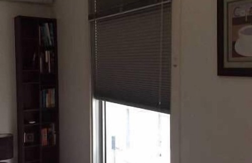 St Kilda Apartment | Pasadena Top Floor 1BR w balcony + free WiFi + parking