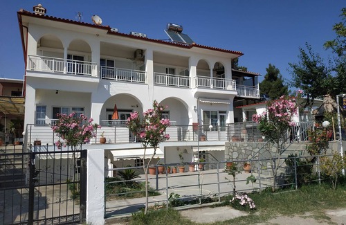 Psakoudia Apartment | Paschalia Sea View Studios