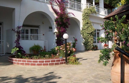 Psakoudia Apartment | Paschalia Sea View Studios