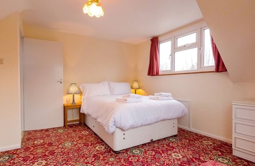 Verwood House | Pass the Keys | A quintessentially English home nr the New Forest