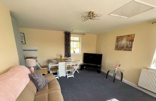 Bankend RV Rental | Pass the Keys | Charming 2BR Cottage in Beautiful Rural Village
