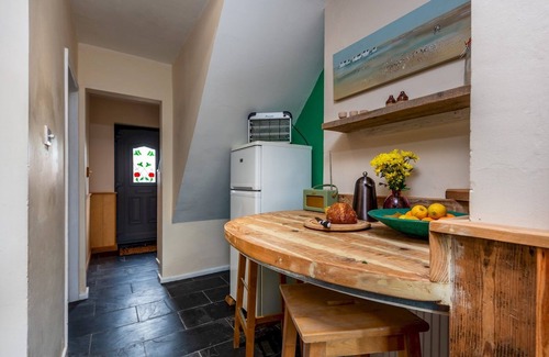 Bridgnorth House | Pass the Keys | Cosy Spacious Garden House