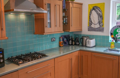 Wilford House | Pass the Keys | Cozy 3-Bed Home with Garden Perfect for Relaxing Getaways