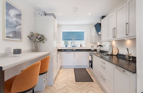 Abbots Langley House | Pass the Keys | Delightful 3 Bed Country home with Large Garden