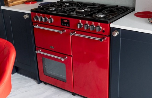 Blackheath House | Pass the Keys | Elegant 4BR House + Parking + Garden + Library