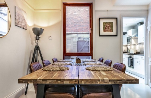 Belfast City Centre House | Pass the Keys | Exquisite 3 Floor Townhouse Perfect Location