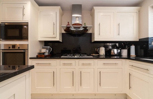 Sidcup House | Pass the Keys | Gorgeous 4 BR House Near Station, mins to London