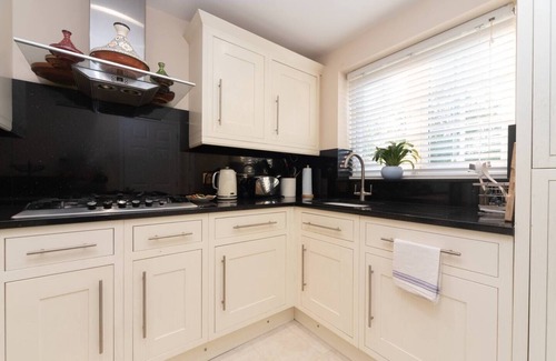 Sidcup House | Pass the Keys | Gorgeous 4 BR House Near Station, mins to London