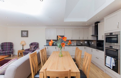 Duddingston House | Pass the Keys | Historic Stone Built 4 bedroom Cottage with private car park