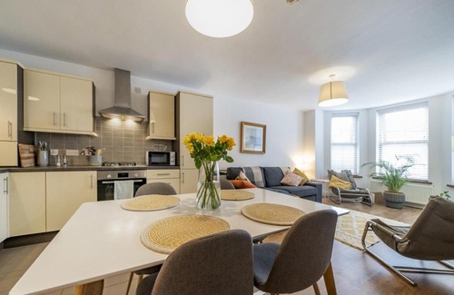 Belfast Apartment | Pass the Keys Lovely 1BR Apt Belfast Castle Hiking Nearby