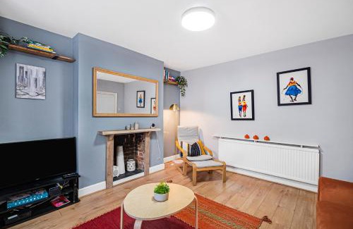 Thurlow Park Apartment | Pass the Keys Private Garden Apartment by Tulse Hill Station