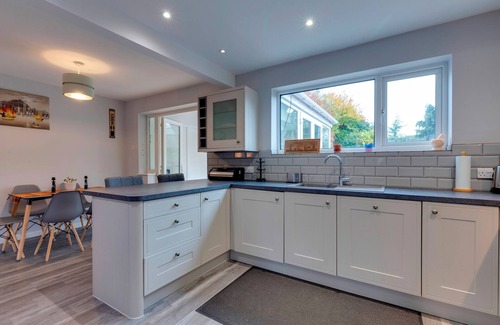Cherry Hinton House | Pass the Keys | Spacious and modern house with Free Parking