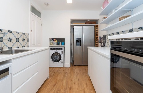 Combe Down House | Pass the Keys | Spacious family home with parking