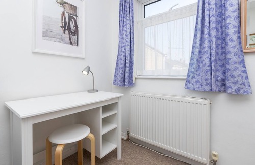 Combe Down House | Pass the Keys | Spacious family home with parking