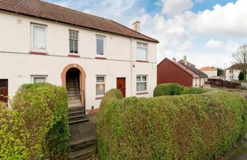 Ellemford House | Pass the Keys Spacious Murrayfield Flat