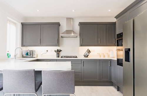 Heswall House | Pass the Keys | Spacious 5 BR great base for Liverpool Chester
