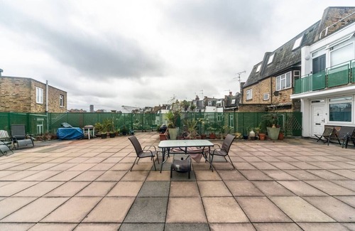 Sands End Apartment | Pass the Keys | Spacious & Comfortable 2 Bed Flat in Fulham