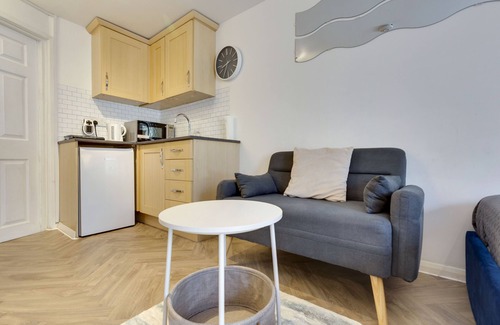 Cambridge Apartment | Pass the Keys | Stylish and modern apartment