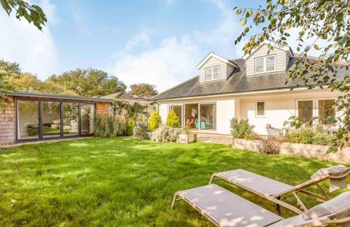 West Wittering House | Pass the Keys Stylish and fresh 4 bed beach house with garden