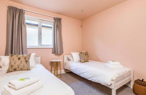 West Wittering House | Pass the Keys Stylish and fresh 4 bed beach house with garden