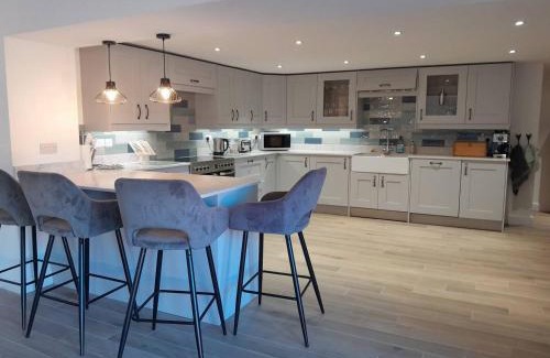 Sugnall House | Pass the Keys The Drift House – Countryside Luxury Comfort