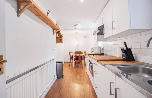 Thurlow Park Apartment | Pass the Keys | Tulse Hill - 1BD w/beautiful private garden