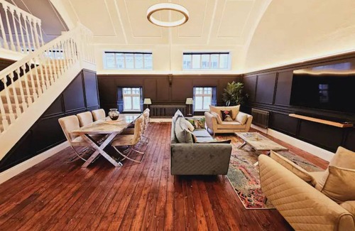 Shrewsbury Apartment | Pass the Keys | Unique town centre apartment with vaulted ceiling