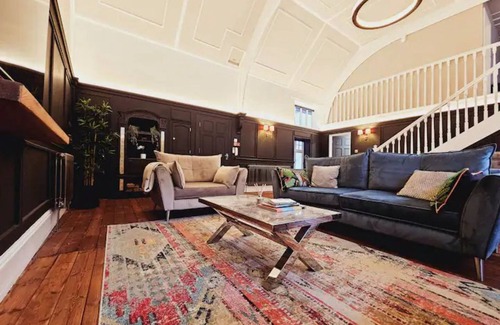 Shrewsbury Apartment | Pass the Keys | Unique town centre apartment with vaulted ceiling