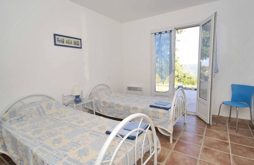 Aiguines House | Pastoral Holiday Home with Terrace, Garden